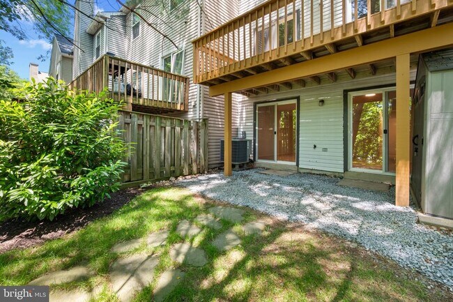 Building Photo - 4731 Leyden Way