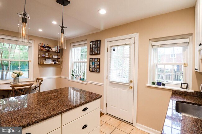 Building Photo - 3620 S Taylor St