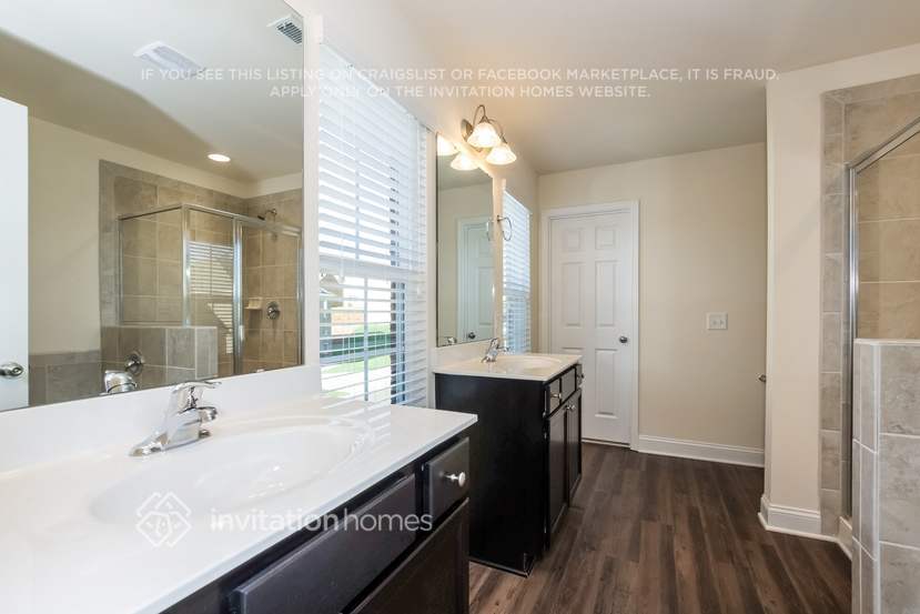 Building Photo - 9823 Maywine Cir