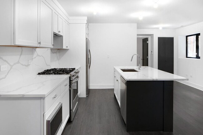 Building Photo - 1833 S Throop St