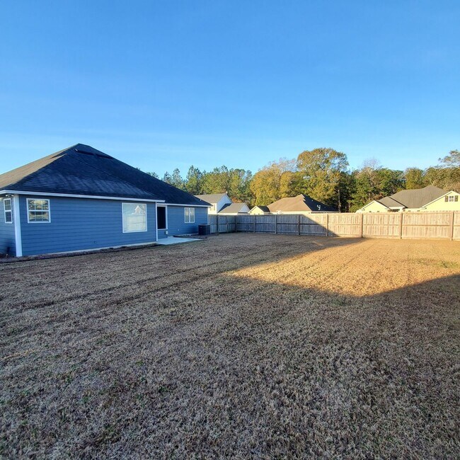 Building Photo - Charming Single-Story Haven in Carlton Ridge: Your Ideal Georgia Rental Home
