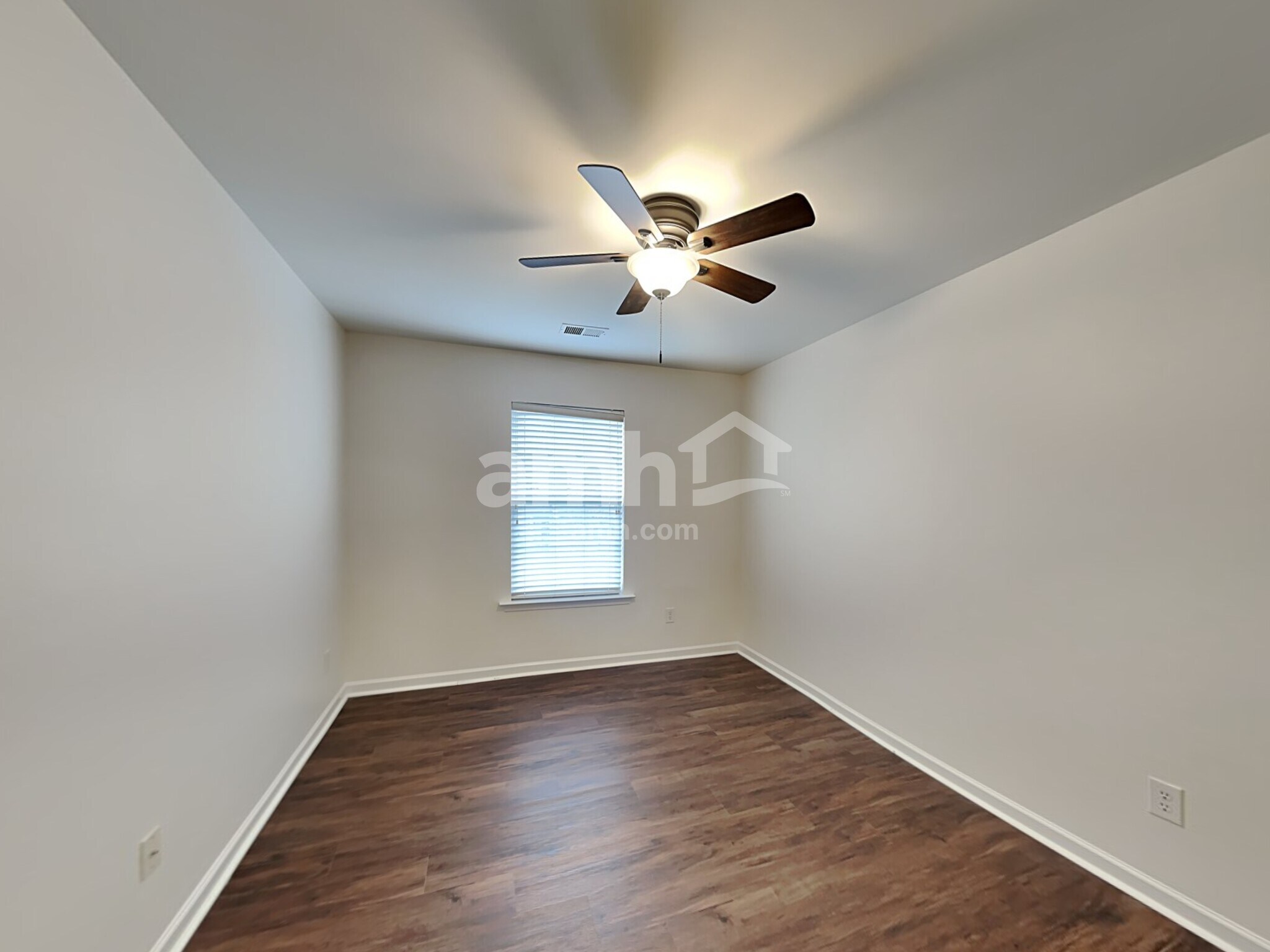 Building Photo - 5116 Abercromby St