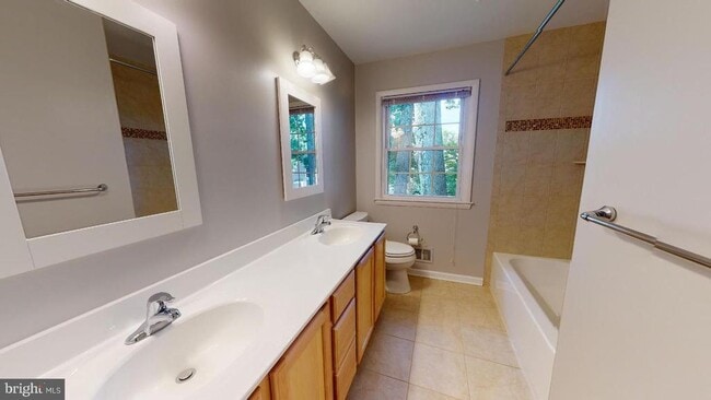 Building Photo - 2527 Bull Run Ct
