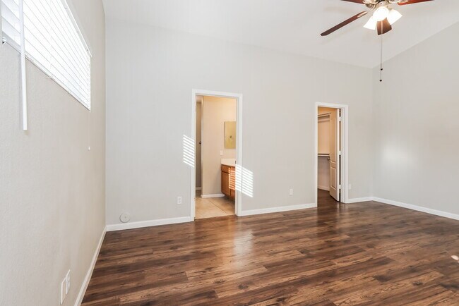 Building Photo - 10919 E Catalina Ave