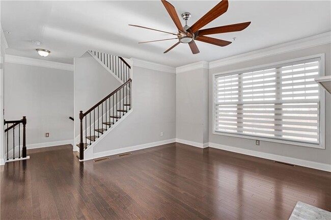 Building Photo - 6428 Brookside Blvd