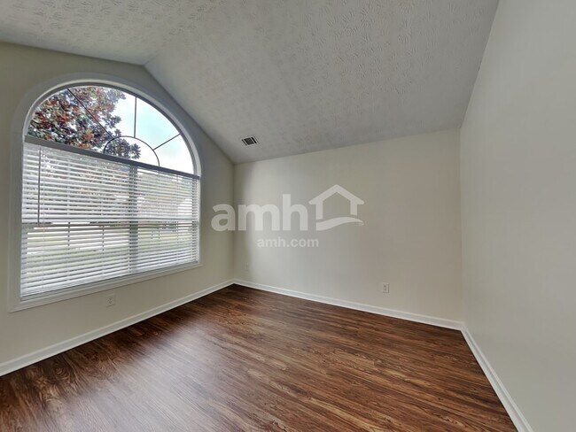 Building Photo - 643 Bartow Dr