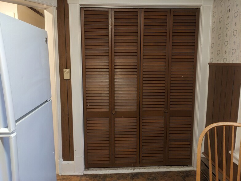 Building Photo - 701 Main St