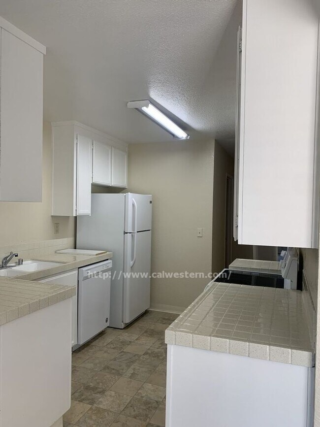 Building Photo - Campbell, Lovely 2 Bedroom and 2 Bath Cond...