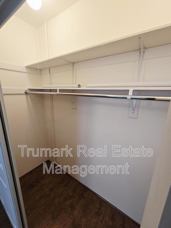 Building Photo - 4315 Avocado St