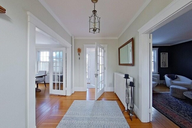 Building Photo - 27 Cranston Ave