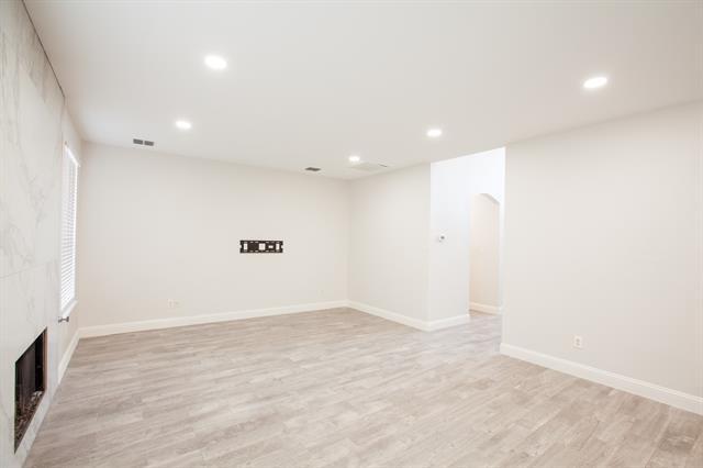 Building Photo - 9900 Presthope Dr