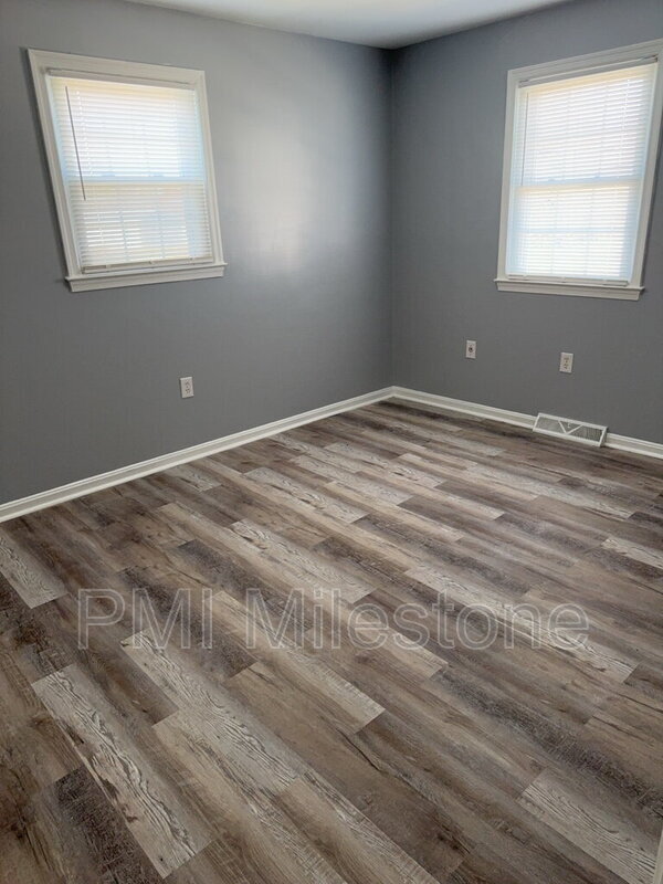 Building Photo - 3333 Swann Rd