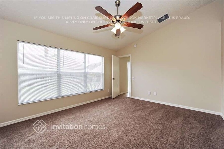 Building Photo - 9403 Posen Pl