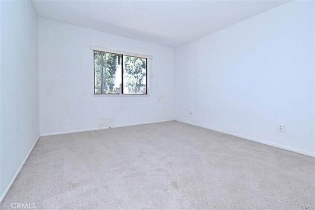 Building Photo - 4061 Falling Leaf Dr