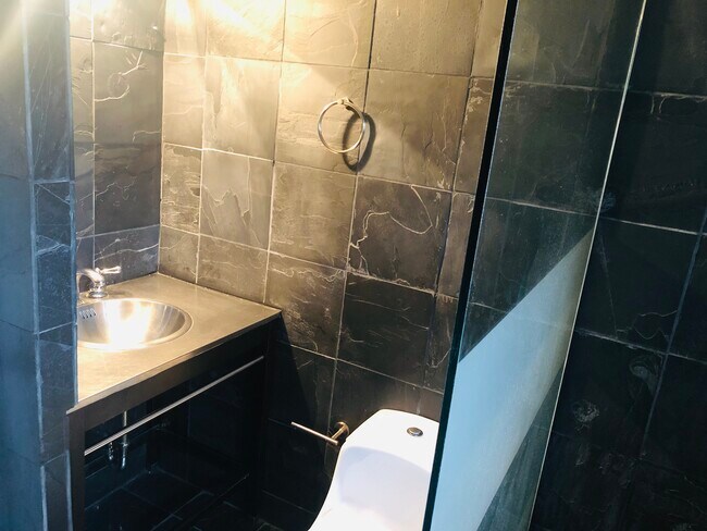 Building Photo - 160 NW 101st St