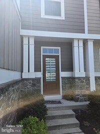 Building Photo - 318 Quarry Point Rd
