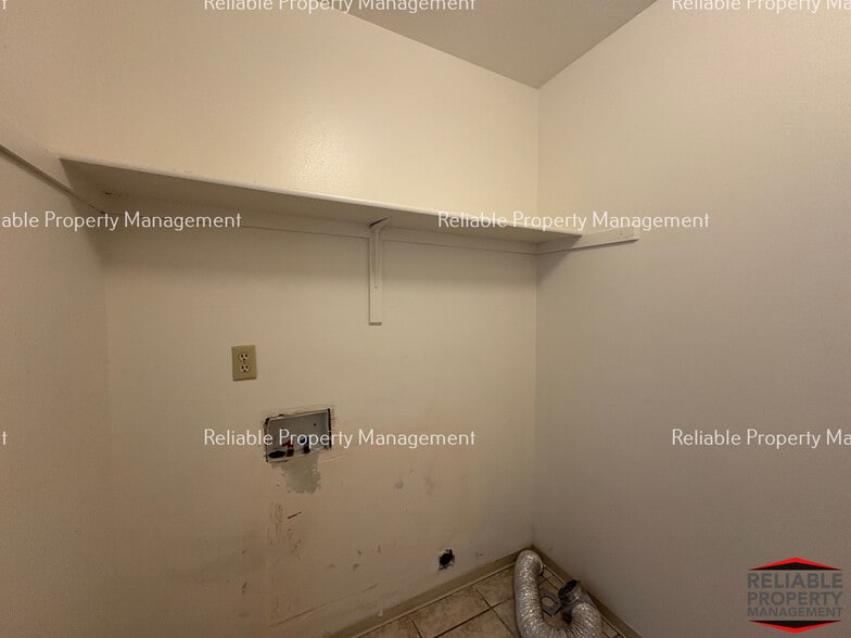 Building Photo - 2122 Meppen Dr