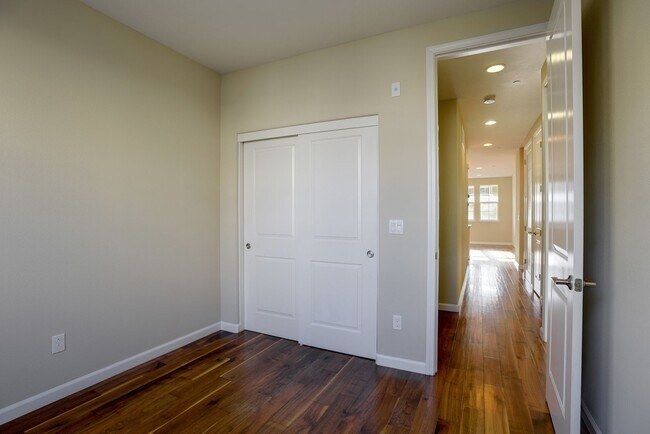 Building Photo - 631 True Wind Way