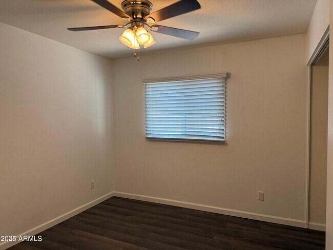 Building Photo - 4613 S Rita Ln