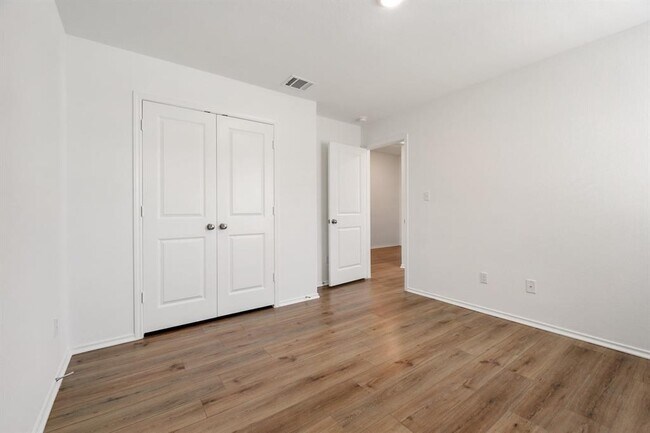 Building Photo - 113 Golden Grove Pkwy