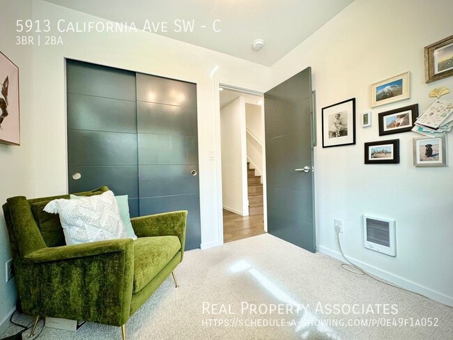 Building Photo - 5913 California Ave SW