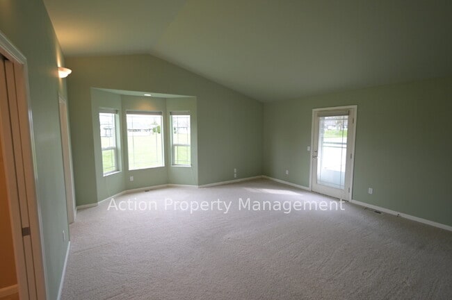 Building Photo - 2+ bed, 2 bath, 3 car garage in Sherwood Village, Sequim