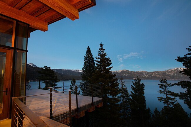 Building Photo - Architectural gem