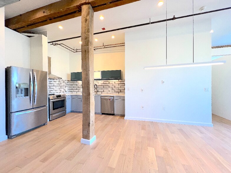 Building Photo - 1410 Gratiot Ave