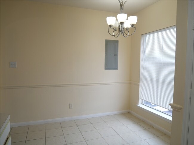 Building Photo - 6289 Wilcrest Dr