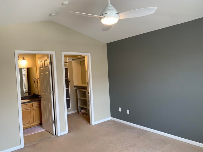 Building Photo - 48475 Bridge Way