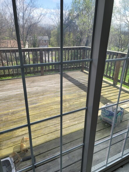 Building Photo - 7 Lotus Dr