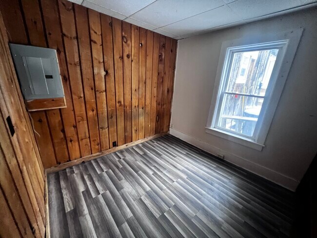 Building Photo - Railroad Street_12