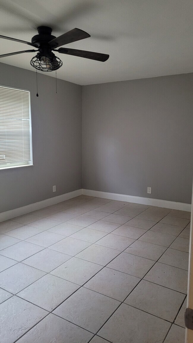 2nd Master bedroom - 7338 NW 75th St