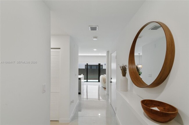 Building Photo - 1396 NW 3rd St