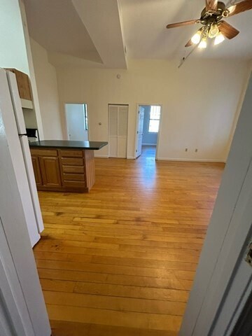 Building Photo - 23 Grove 2L Grv