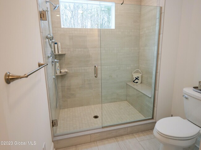 Building Photo - 7 Monterey Ct