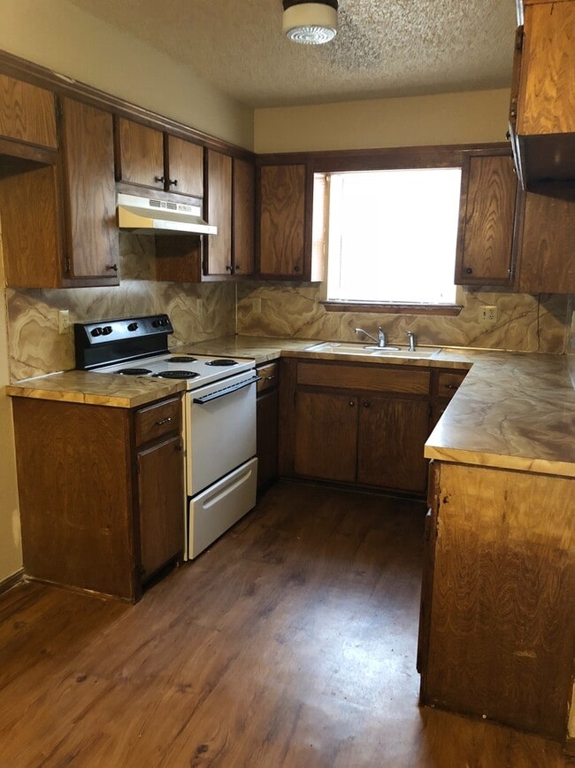 Building Photo - Charming 2 Bed 1 Bath in SW OKC!