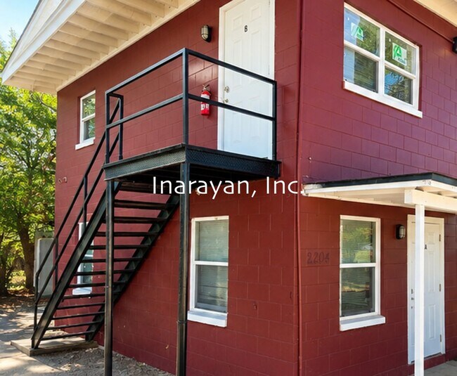 Building Photo - 2208 W Central Blvd