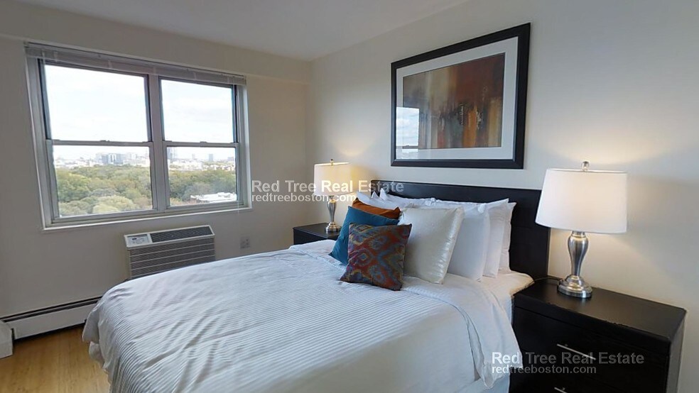 Building Photo - 175 Freeman St