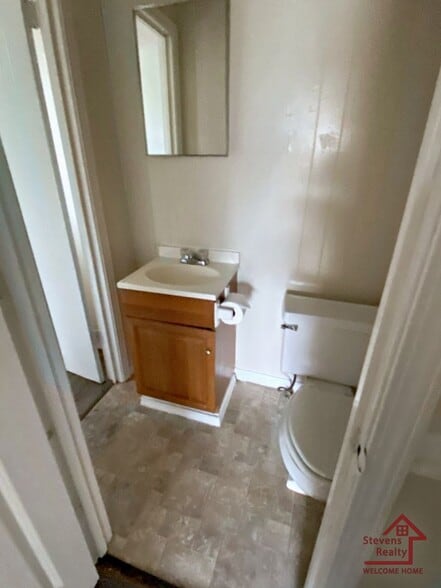 Building Photo - 25 N Franklin Ave