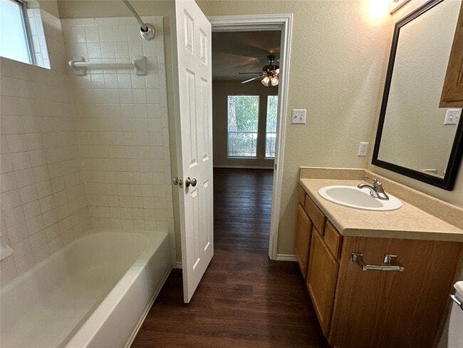 Building Photo - 2315 Bluffstone Dr