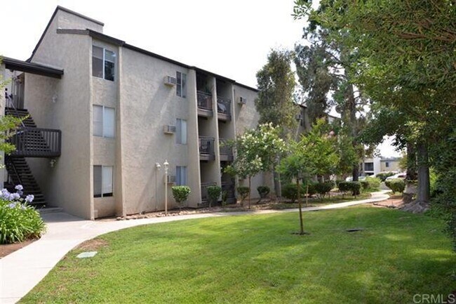 Building Photo - Spacious 1 Bedroom Parkway Pointe Condo!