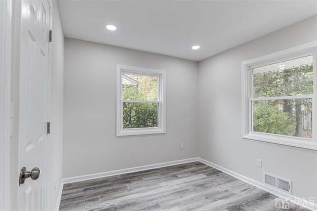 Building Photo - 19 Melville Rd