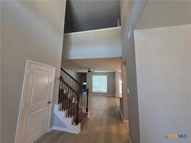 Building Photo - 10001 Kensley Rose Dr