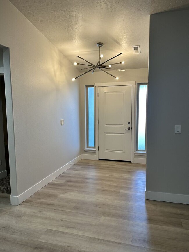 Building Photo - Beautiful 3-Bedroom, 2 Bath Home in Pasco!