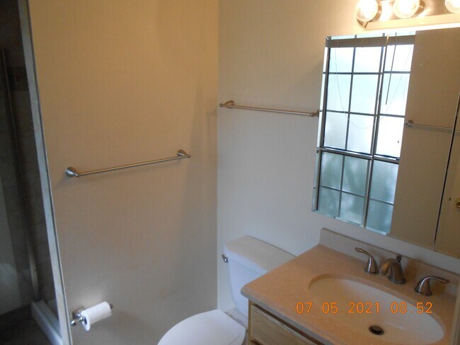 Building Photo - 418 Chukar Ct