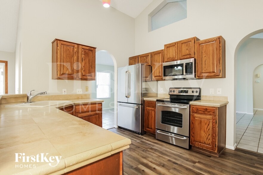 Building Photo - 8320 W Corrine Dr