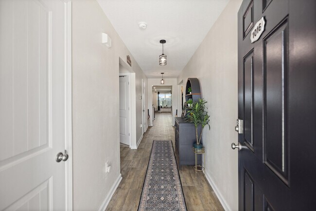 Building Photo - 1016 Limpkin St