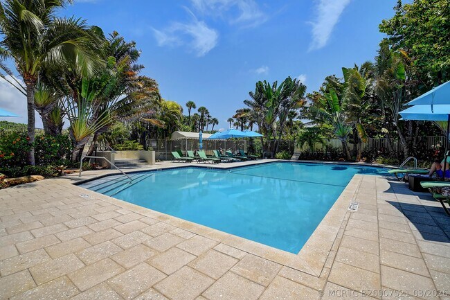 Building Photo - 4301 N Ocean Blvd