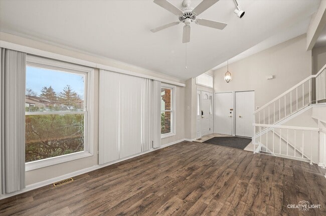 Building Photo - 8119 Oriole Dr